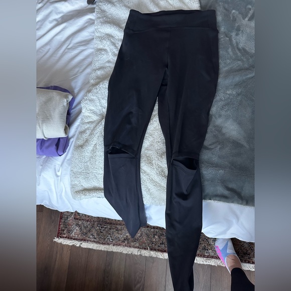 Lululemon leggings with knee slits - Picture 3 of 8